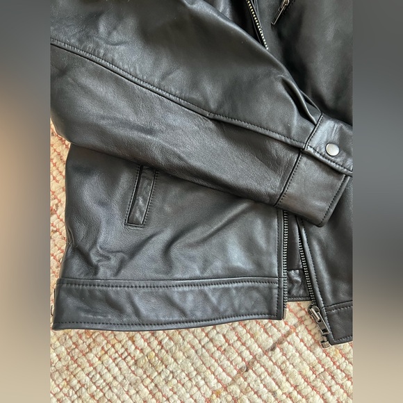 QUINCE 100% Leather Oversized Bomber Jacket - Picture 4 of 11